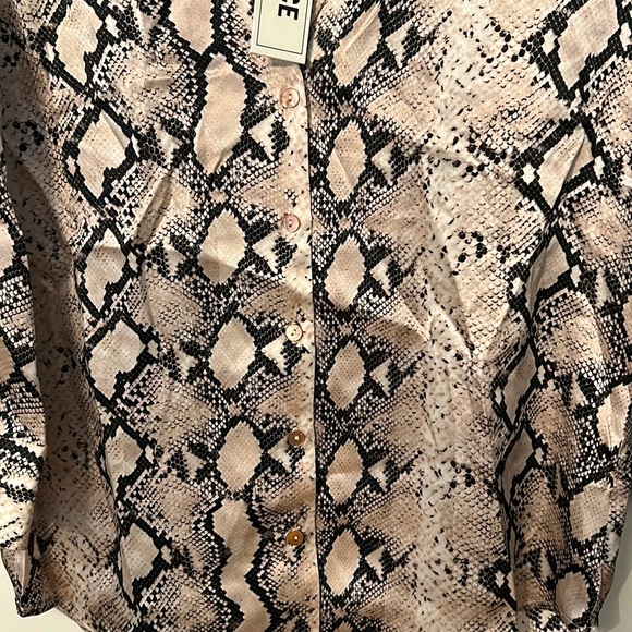 L’AGENCE Silk Snakeskin Blouse - size XS - Light Pink gently worn - Picture 5 of 7